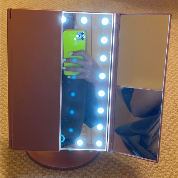 LED vanity mirror - Picture 3 of 3